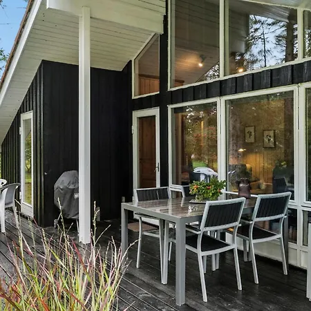4 Bedroom Stunning In Holiday home Hals